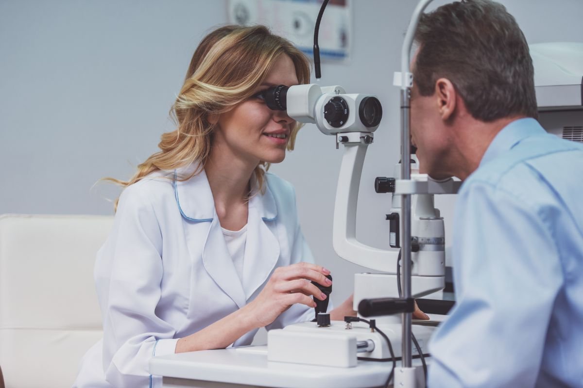 medico neuroftalmologo Colombia